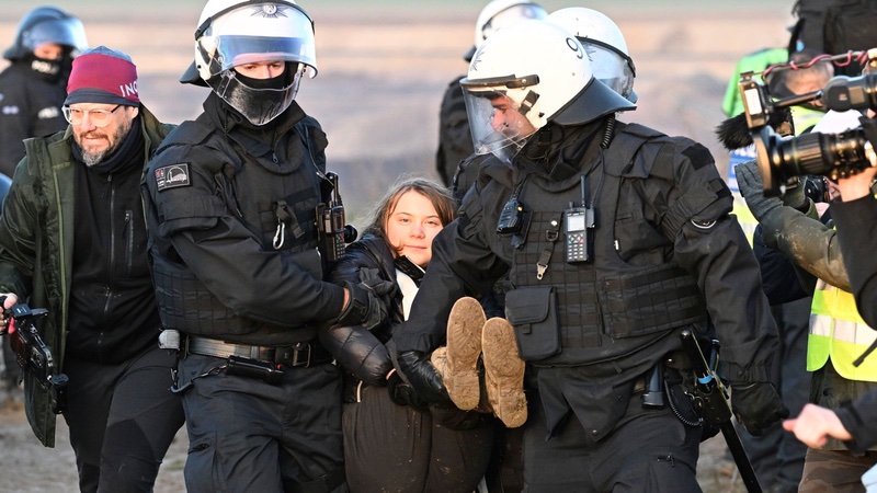 Файл:Грета Тунберг арестована в Германии шаблон.jpg